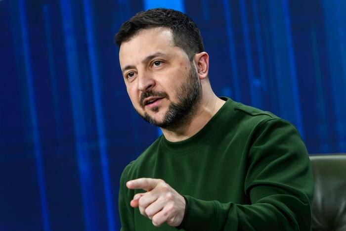 Обложка © Shutterstock / FOTODOM/paparazzza