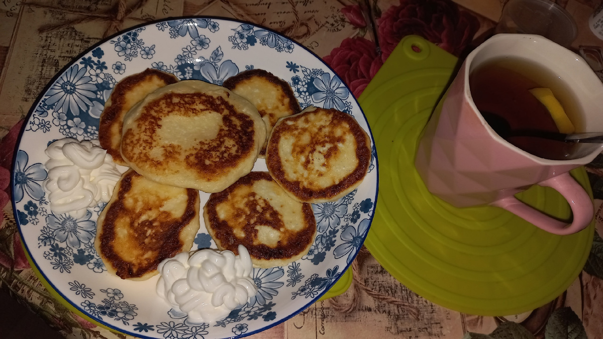 Мой завтрак сегодня 23.01.2025 (сырники со сметаной)