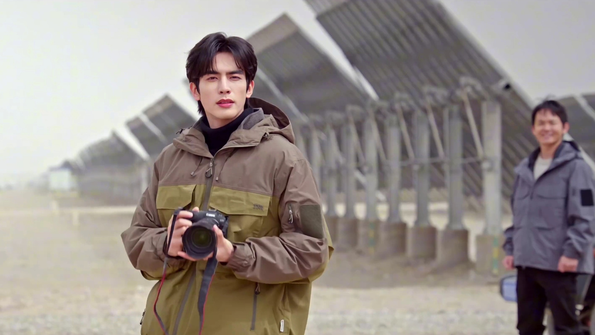 Сун Вэйлун в сериале «Солнце, похожее на меня». Китай, 2025. Режиссёр Чэнь Чжоу Фэй, сценарист Гу Мань