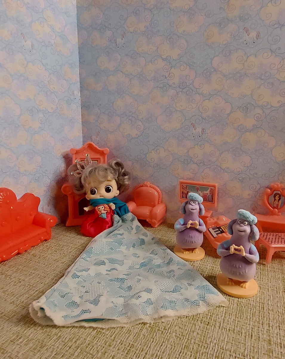 Принцесса Алиса и сестры домовихи Кудряшки. Фото автора канала