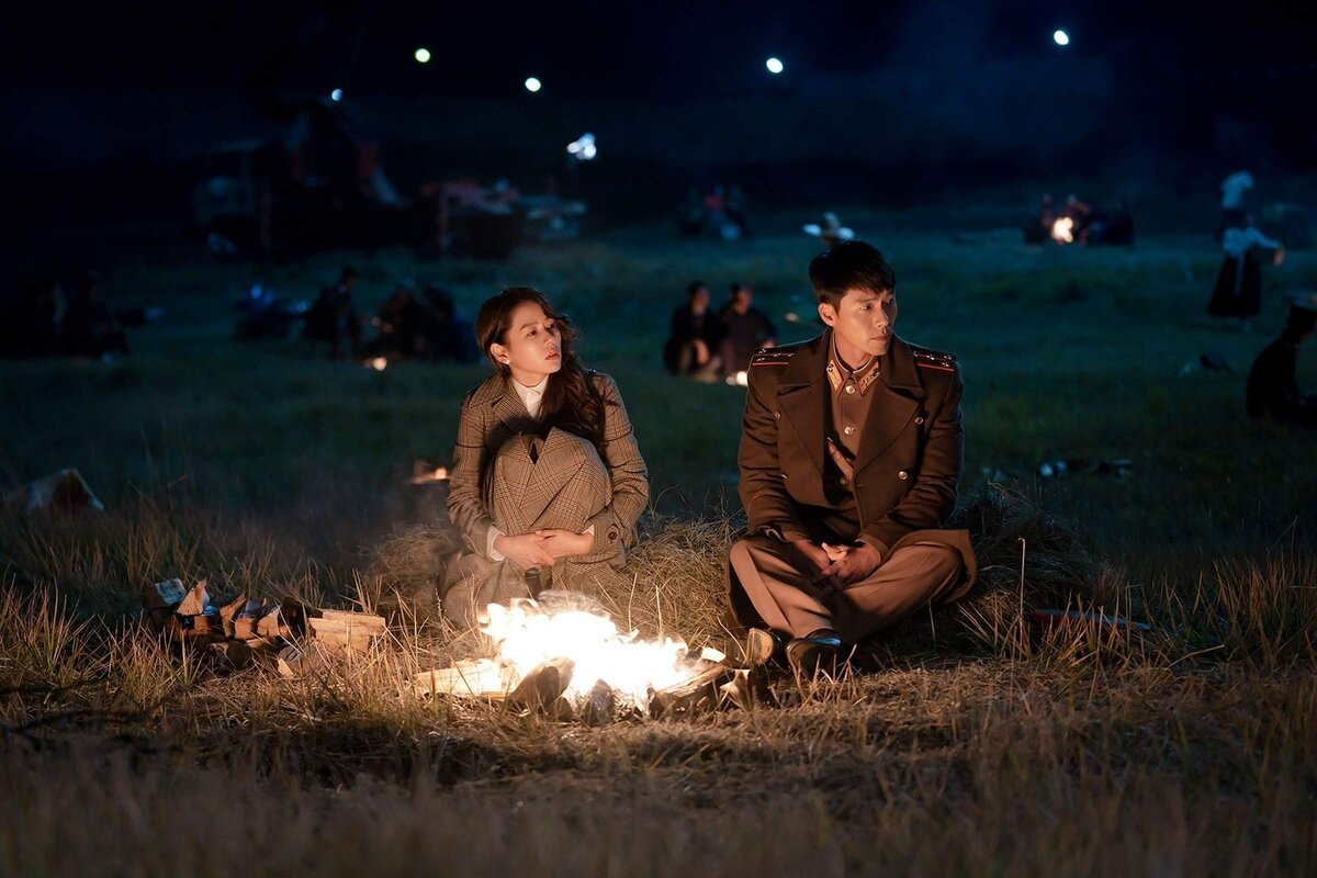 Кадр из дорамы "Аварийная посадка любви"