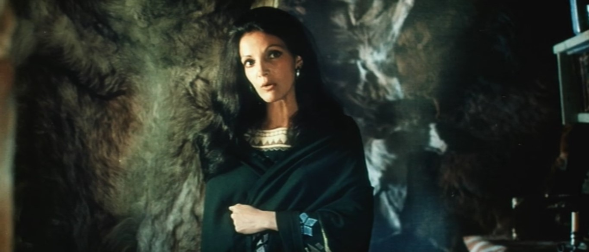 Исидора потрясающая... Жаль, что она погибнет по книге...