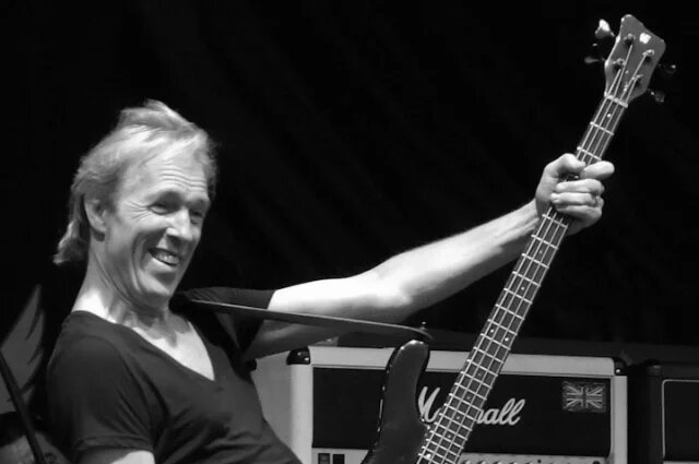    Чем известен умерший экс-басист группы Scorpions Фрэнсис Бухгольц?