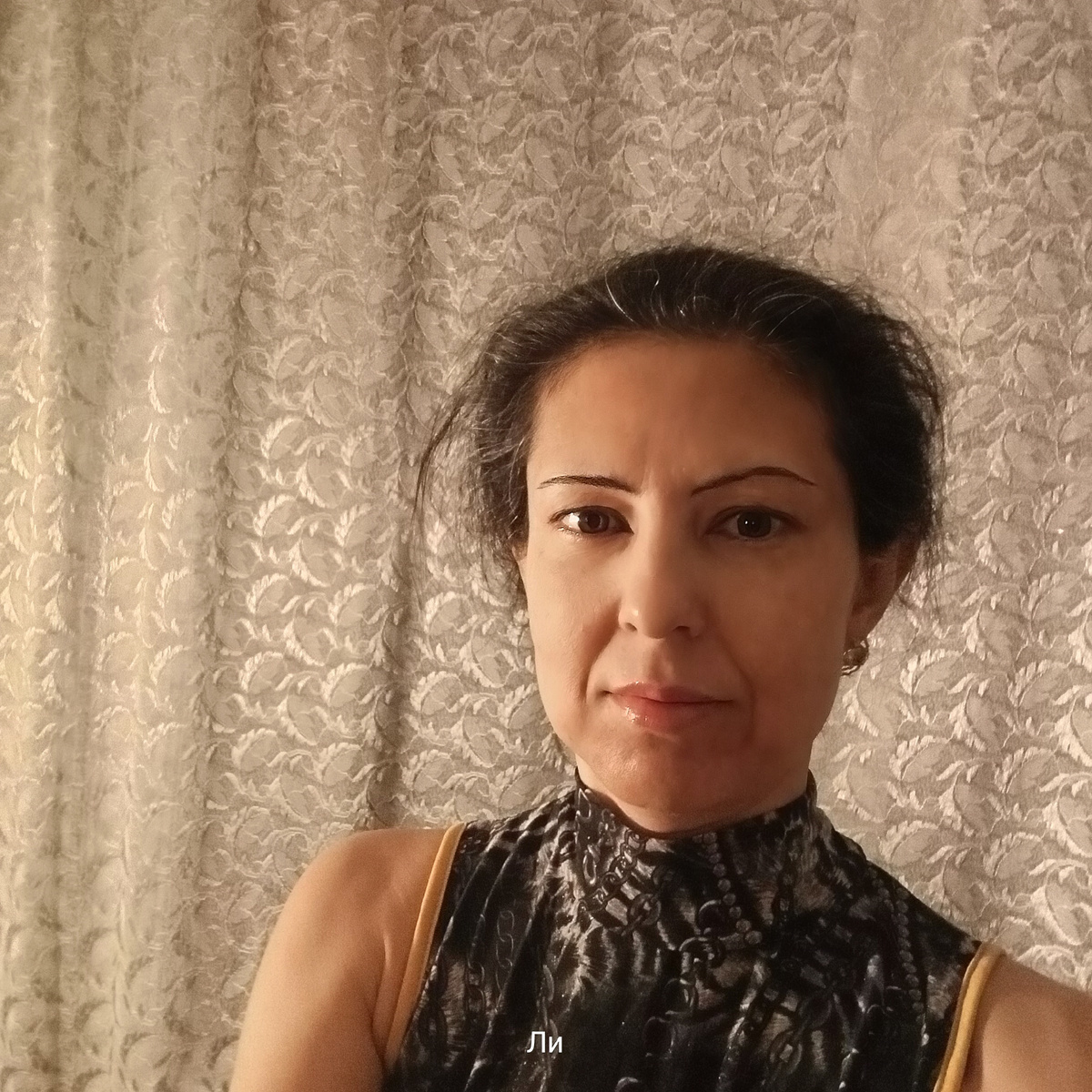 Я в кафе хожу только когда меня пригласят и за себя не плачу. Пока никто не жаловался, по крайней мене мне