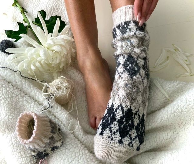 Вяжем Аргайл: 5 схем и мастер-класс по классическому узору для всех!