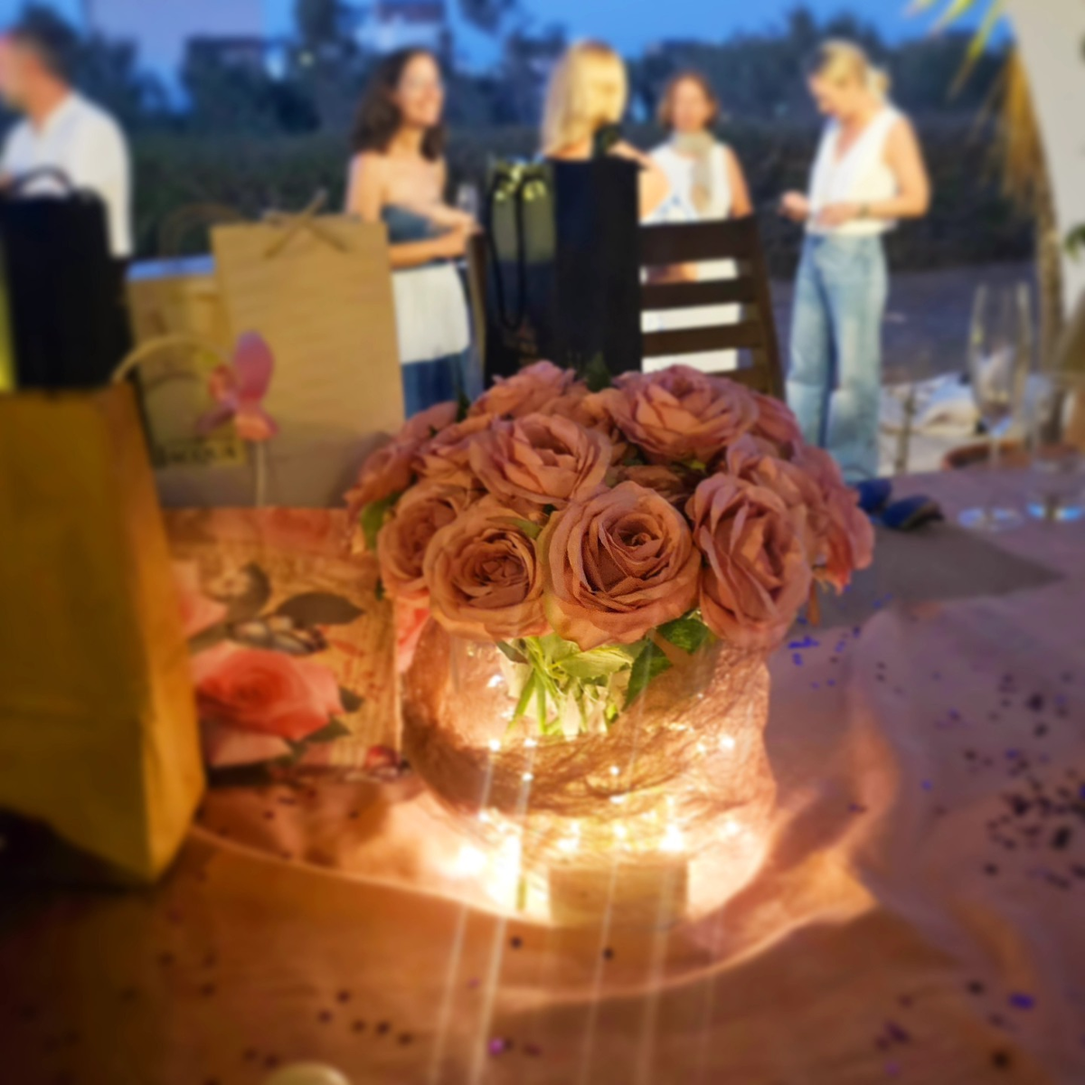 Интернациональная компания празднует день взятия Бастилии )