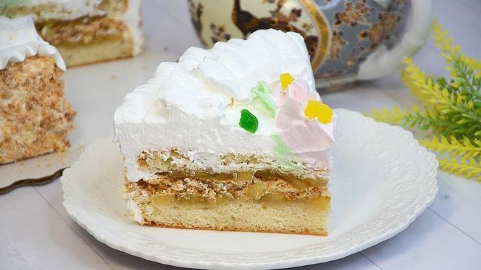 Торт «Яблонька» с белковым коржом и конфитюром. Фото © YoTube / Хочу ТОРТ!