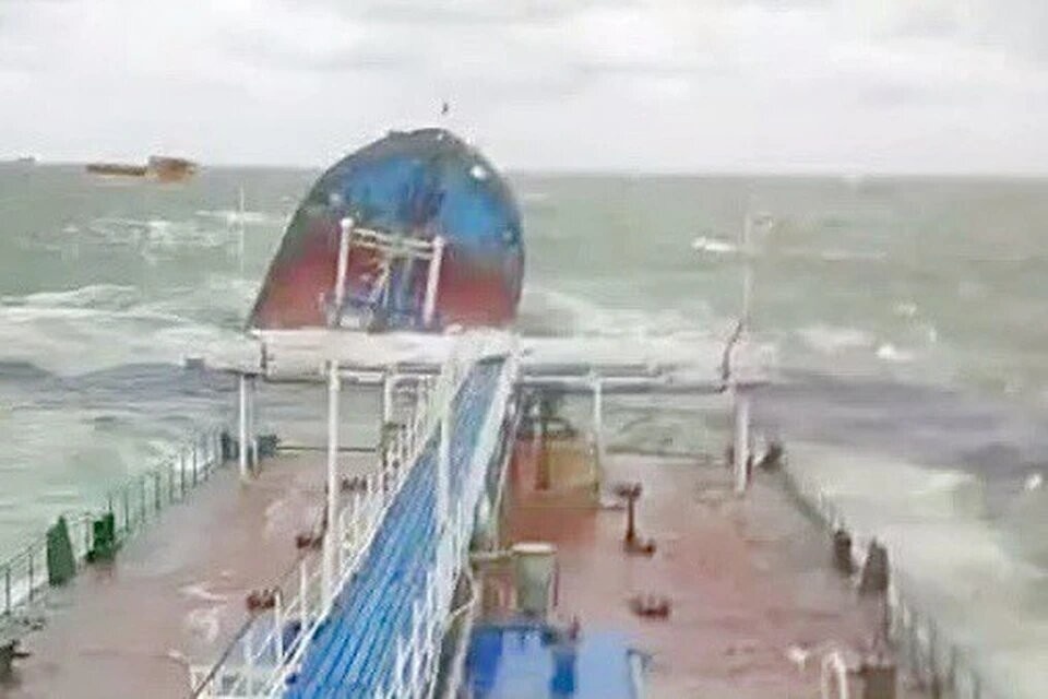    В результатеудара два человека погибли GLOBAL LOOK PRESS