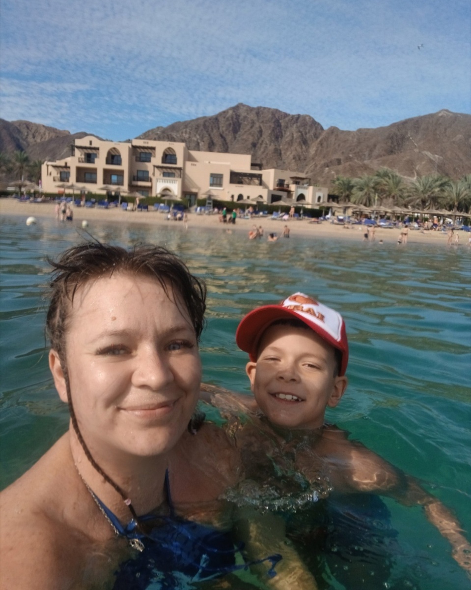 Вид на пляж отеля Miramar и горы из океана🌊