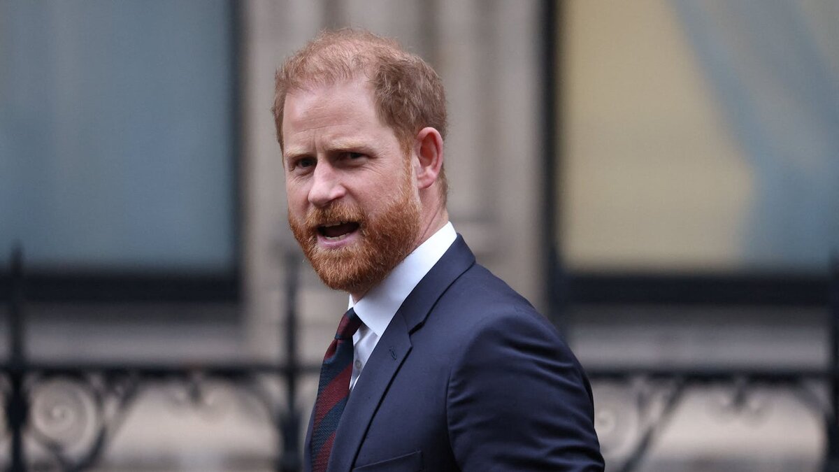 Гуру. известный ранее, как принц Гарри