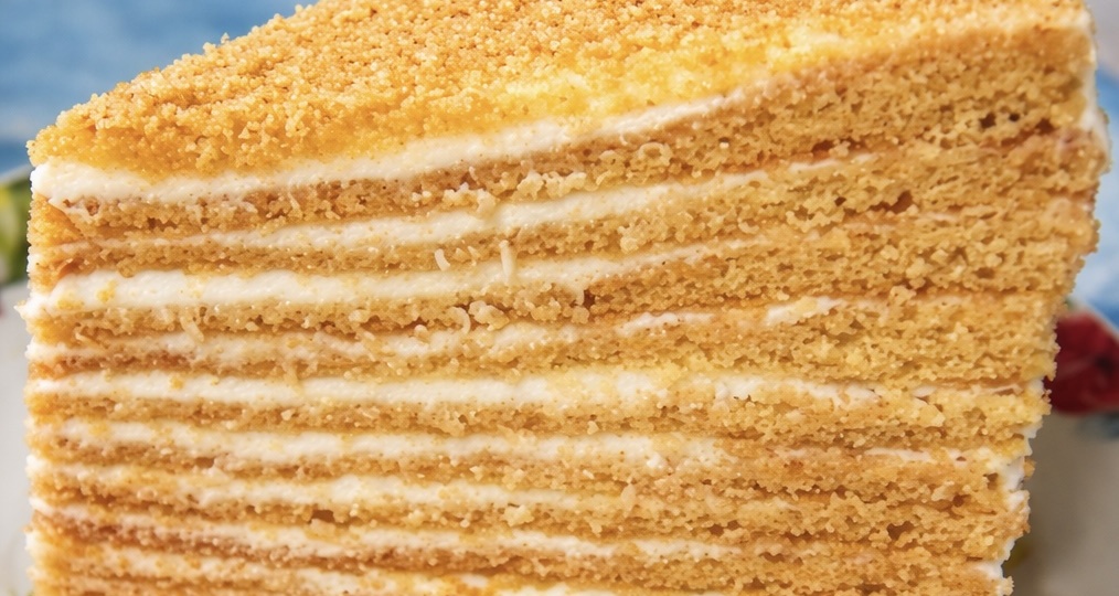 Торт "Рыжик" (медовый с масляно-сметанным кремом)
