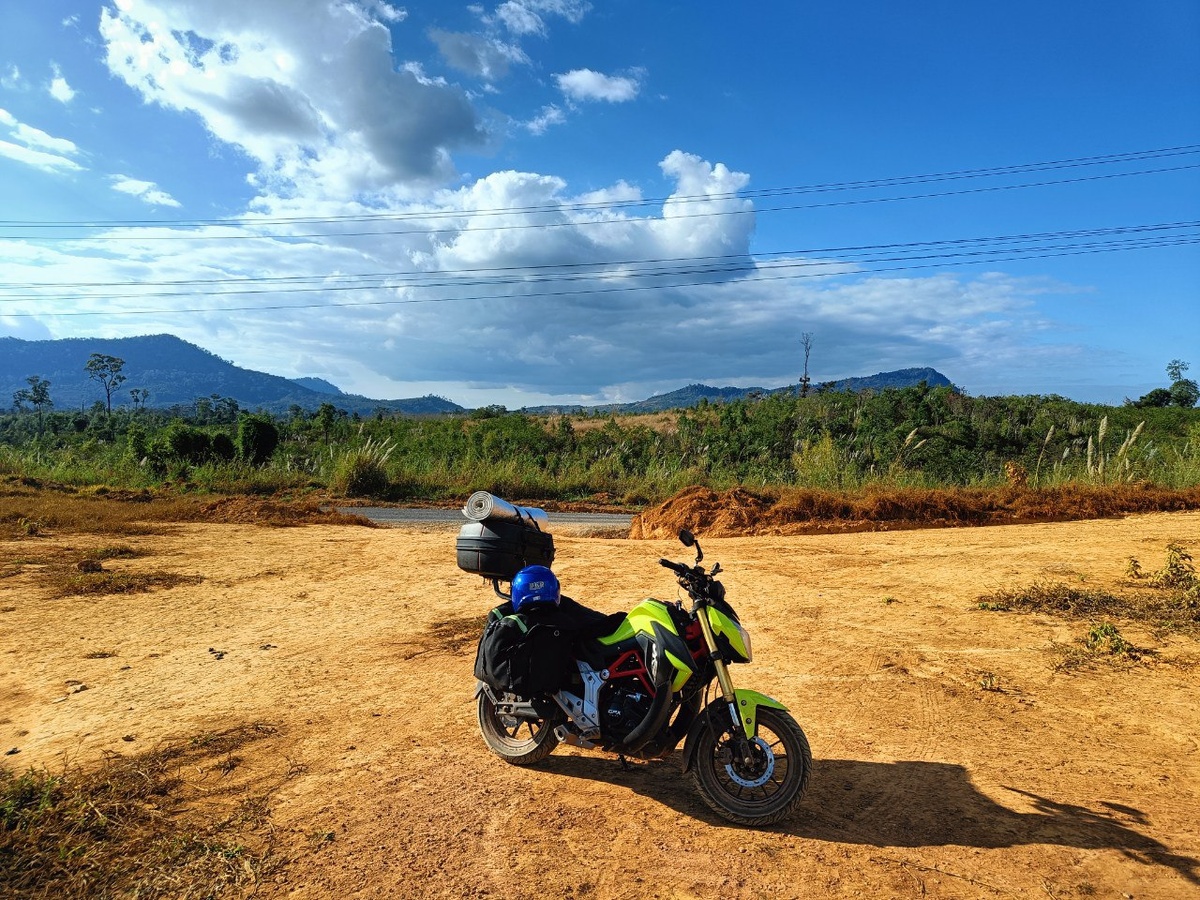 Это его фото из поездки.