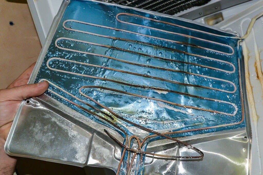 Сгоревший нагревательный элемент (ТЭН) холодильника марки Stinol с No Frost