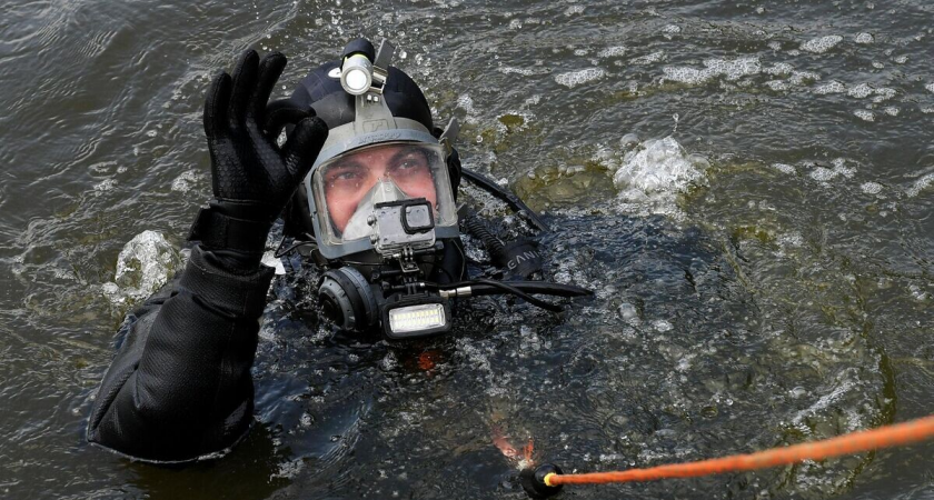    Тренировка спасателей на пожарном корабле "Полковник Чернышев" | © РИА Новости / Владимир Трефилов