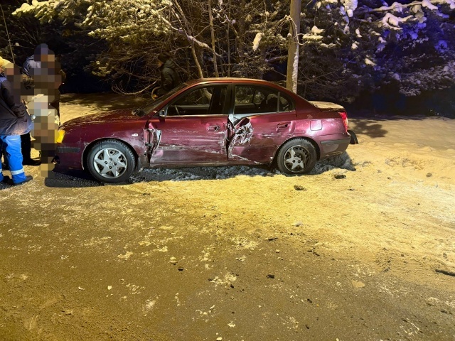    Два автомобиля столкнулись по касательной по дороге на Суоярви, один скрылсяГКУ РК "ОПС по Пряжинскому району"