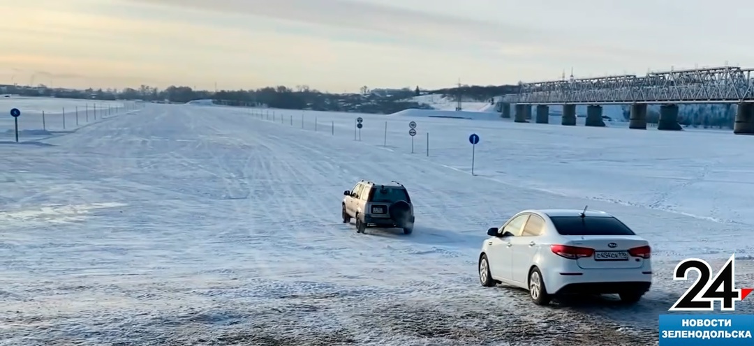 Перед въездом на лёд необходимо высадить пассажиров, отстегнуть ремни безопасности и разблокировать двери