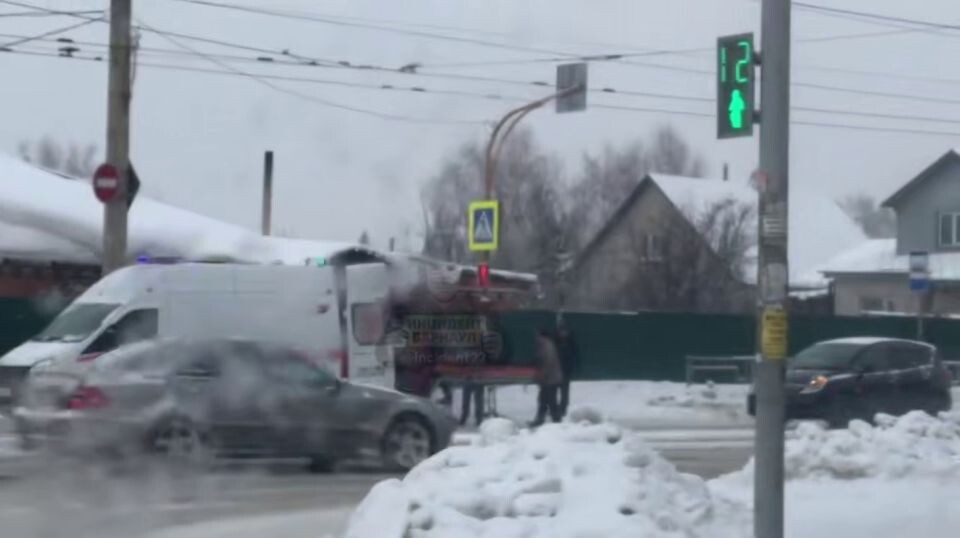    ДТП на пересечении Советской Армии и Коммунаров. Источник: t.me/incident22