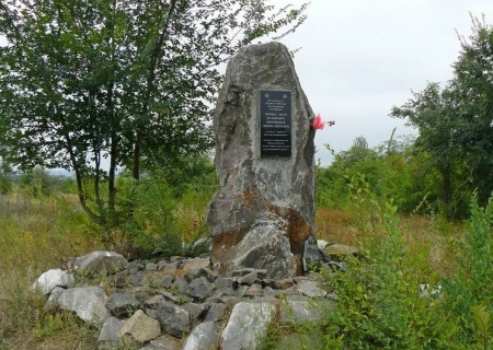    В Николаевской области отказались декоммунизировать могильный памятник Мишке Япончику