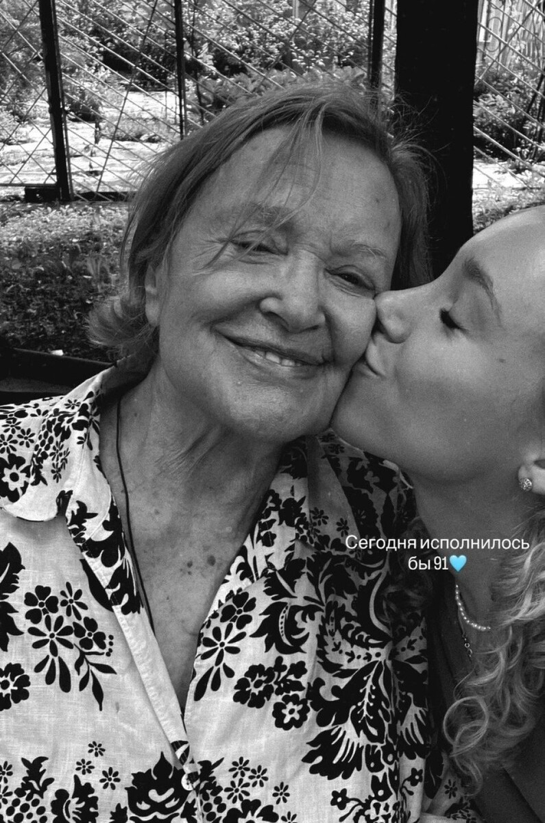    Валентина и Анастасия Талызины . Источник: instagram.com/talyzinaanastasiia*