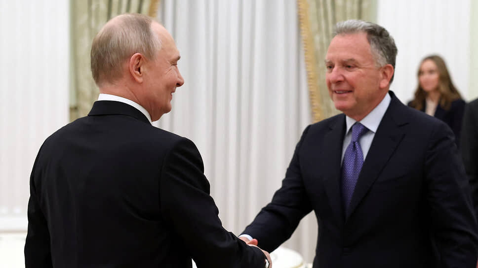 Президент России Владимир Путин и спецпосланник президента США Стив Уиткофф.📷Фото: Sputnik / Alexander Kazakov / Pool / Reuters