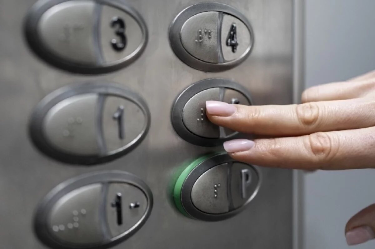    В Ижевске в 2026 году планируют заменить почти 300 старых лифтов