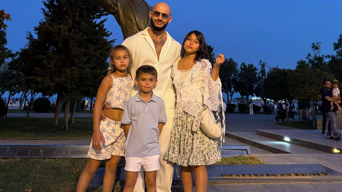    Джиган с детьми. Фото: Telegram @geegunchill