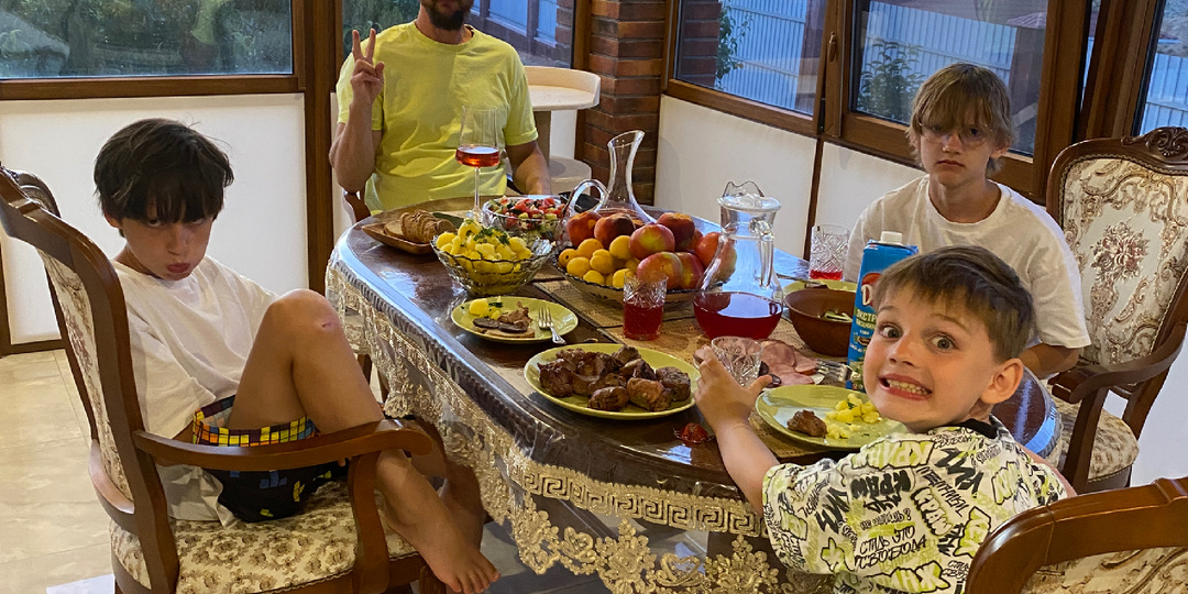 Почему ребёнок всё теряет, забывает и “никак не соберётся” — это не характер