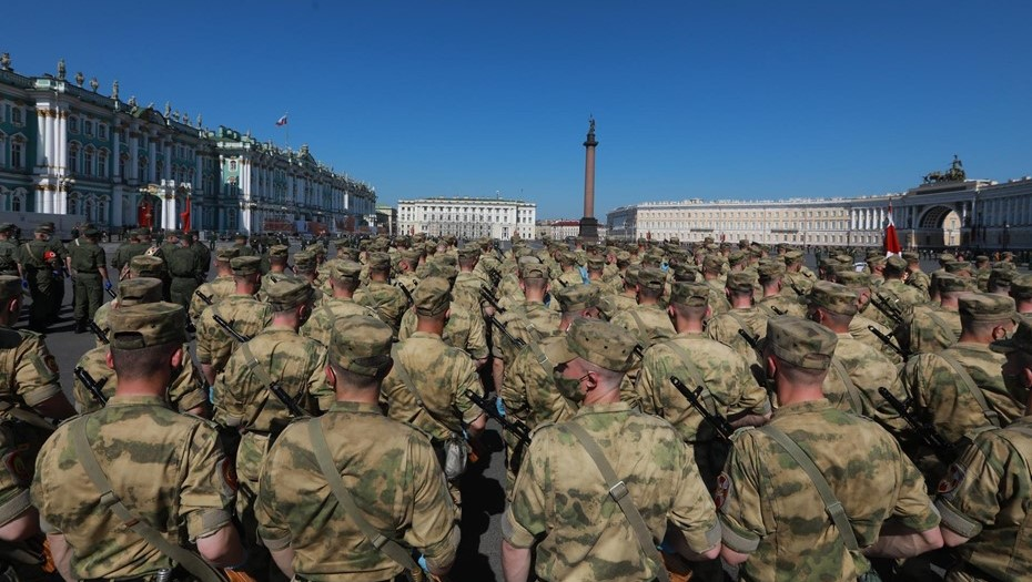 Автор фото: Сергей Коньков
Контрактникам в Петербурге увеличили единовременные выплаты 