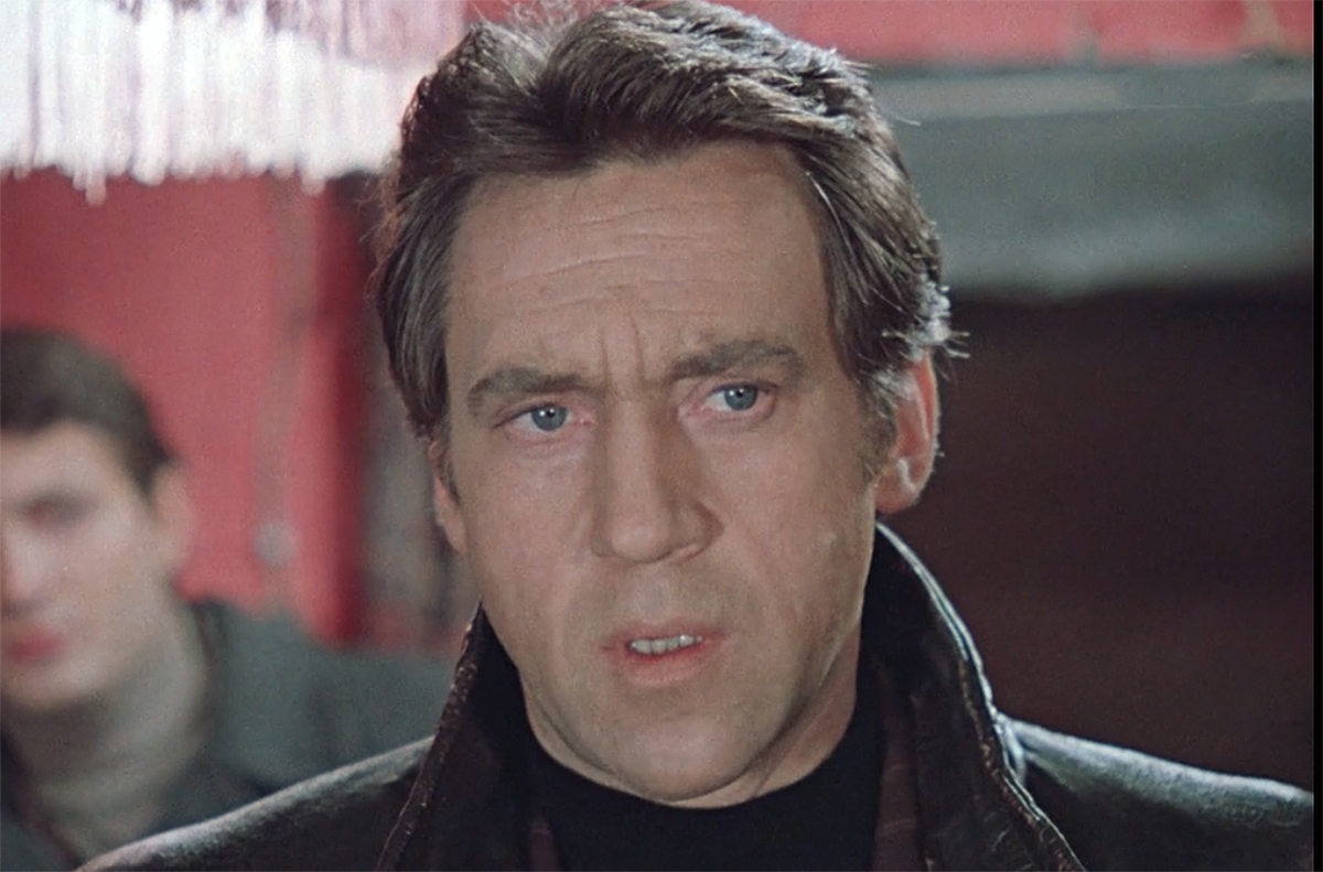 Кадр из 3 серии филдьма "Место встречи измерить нельзя"