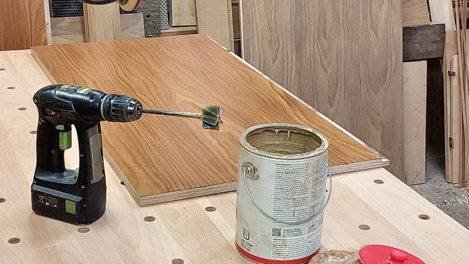 Чтобы уберечь масло от образования пленки напечатал плавающую крышку