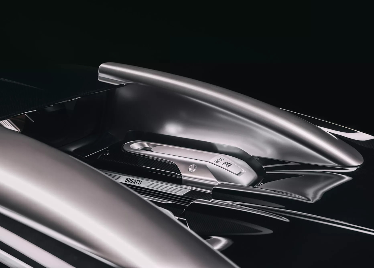 Двигатель Bugatti Veyron FKP Hommage