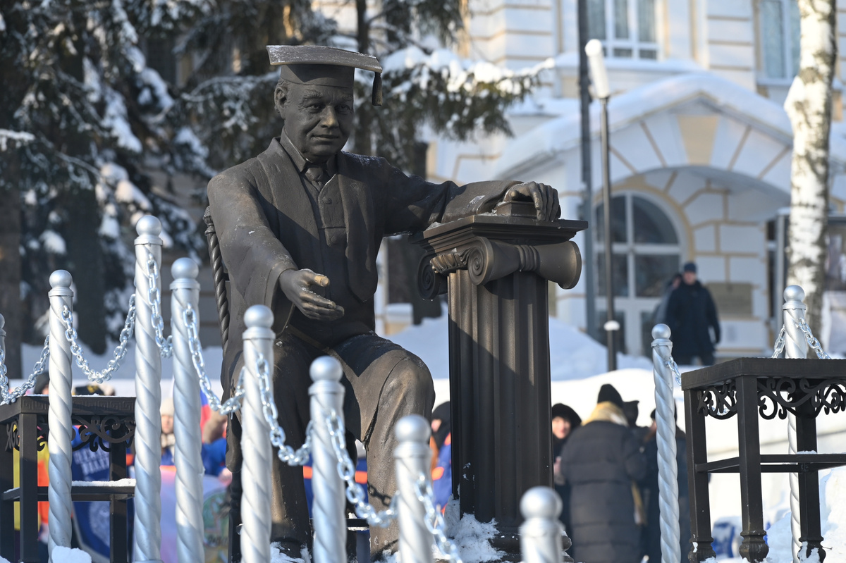 Часть скульптурной триады, открытие которой состоялось в ПГУ в минувшую пятницу