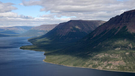 Во всех смыслах отмороженные путешественники едут в Россию за экстремальными ощущениями и шок-контентом.
