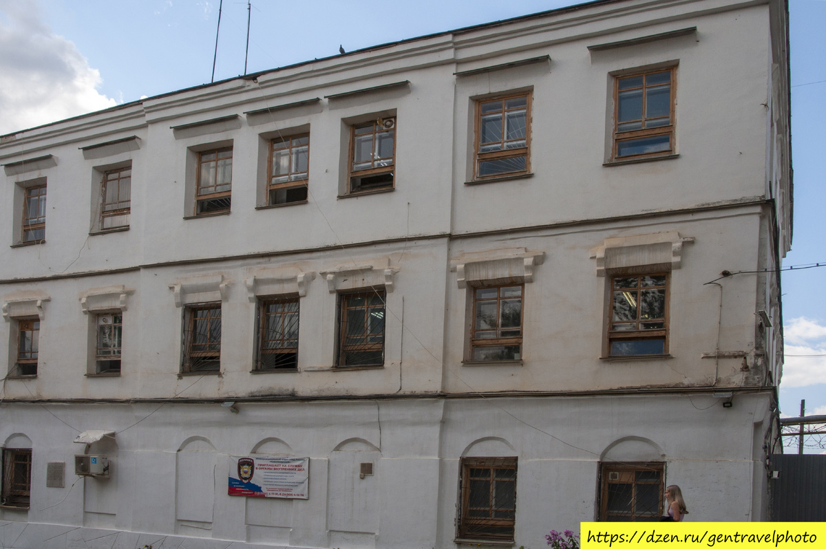 В XIX веке земли Коми-пермяцкого округа (в то время округа Иньвенская лесная дача) принадлежали графине Софье Владимировне Строгановой. В 1836 году в Кудымкаре было построено здание окружного правления (с 1872г. — контора Иньвенского окружного лесничества), в настоящее время в здании находится Кудымкарский ОВД.