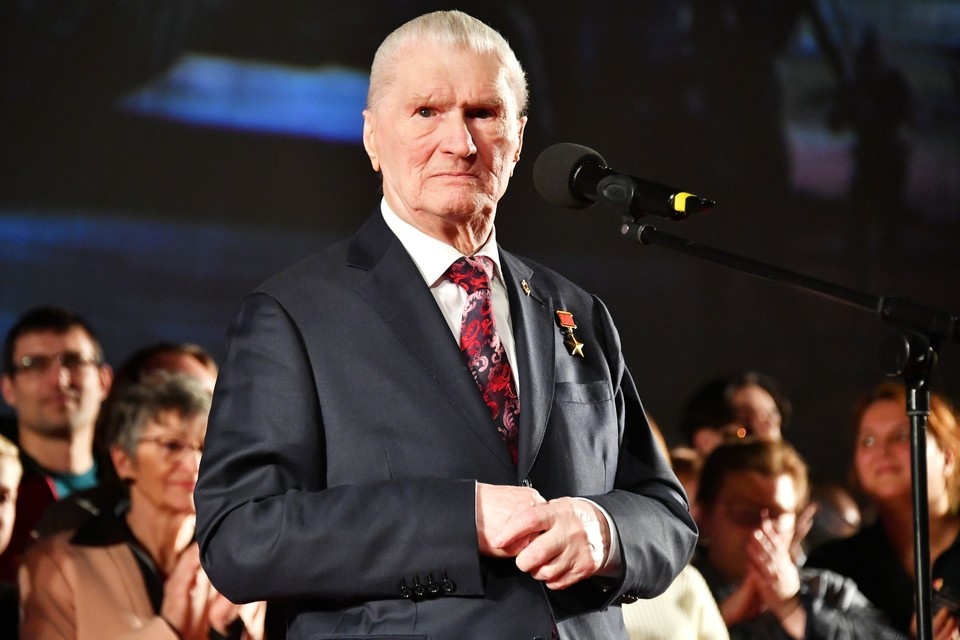    Герой Советского Союза генерал-майор Геннадий Зайцев Иван МАКЕЕВ