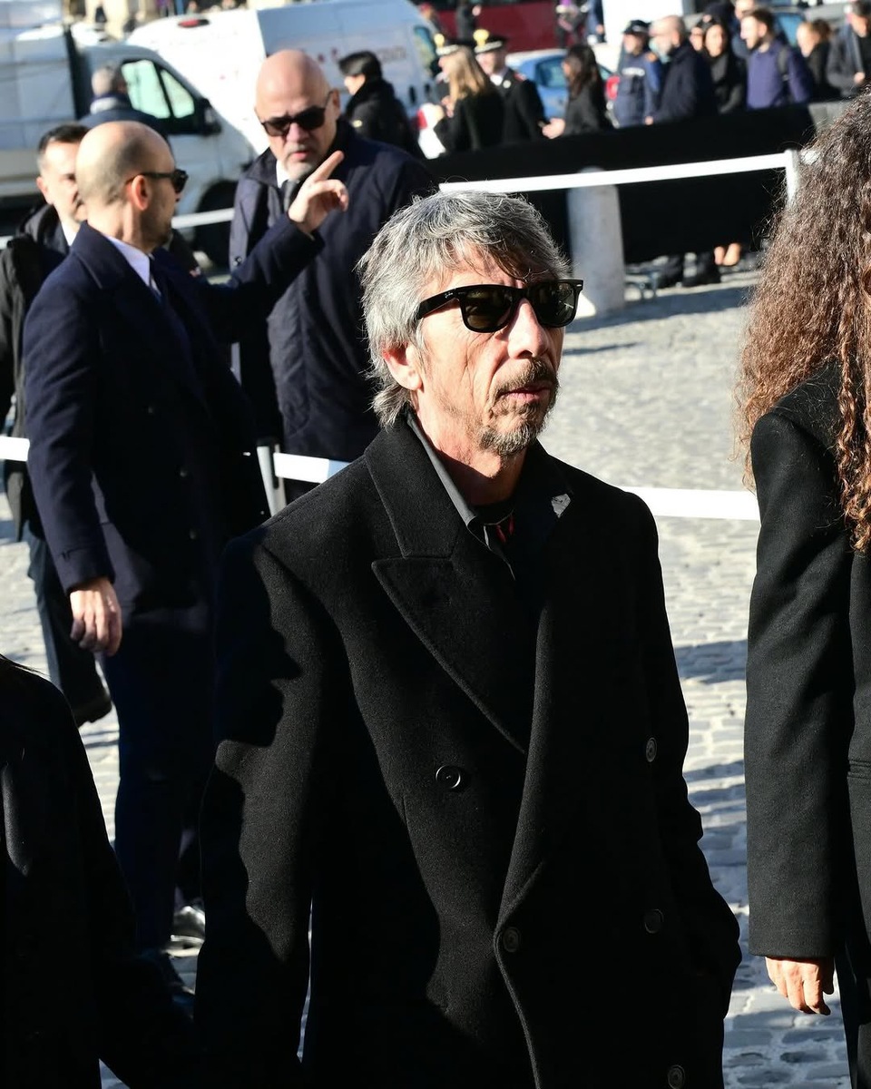 Пьерпаоло Пиччоли на прощании с Валентино