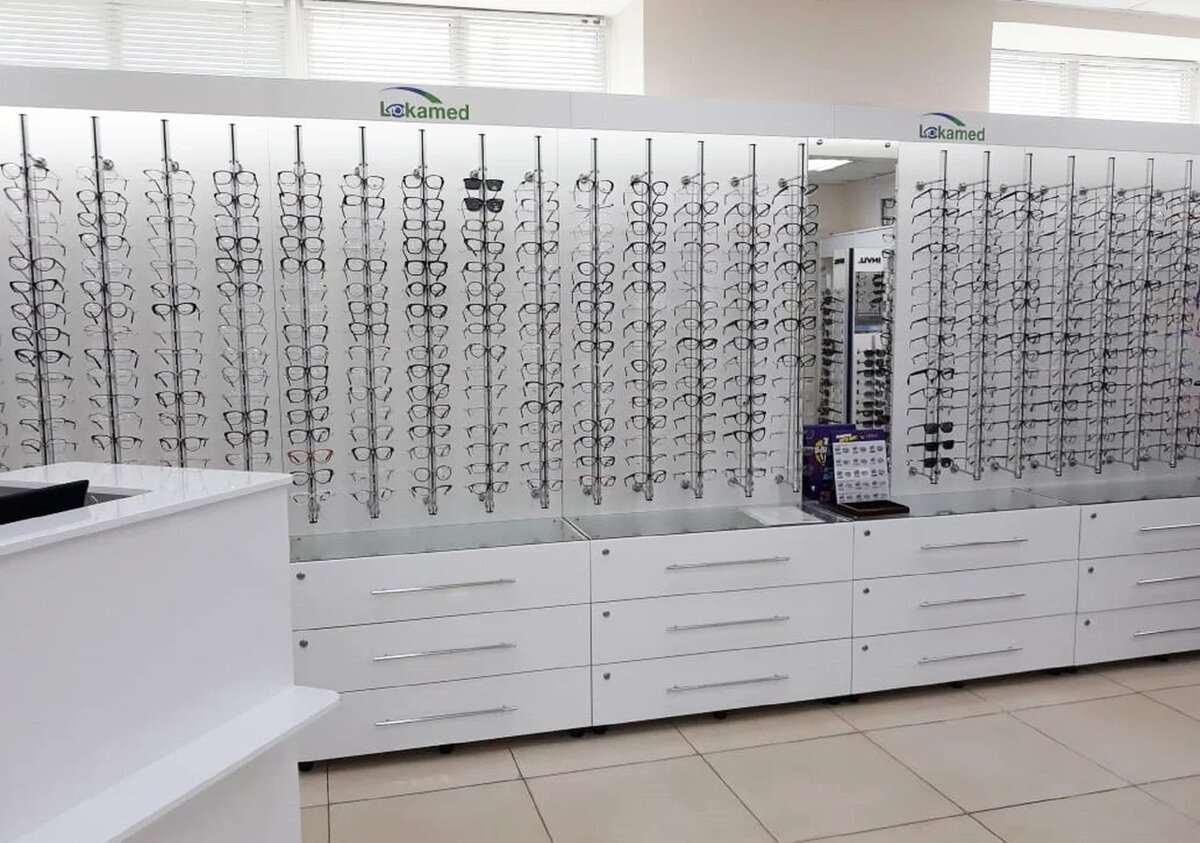 Салон оптики Lokamed на Можайском шоссе — уютный интерьер и богатый выбор оправ