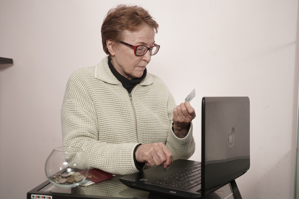    Жителей Херсонщины предупредили о новом виде мошенничества с пенсионными картами Светлана МАКОВЕЕВА