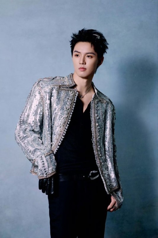 Актёр Чжоу Цзюньвэй, 30 лет. Смотрите галерею...