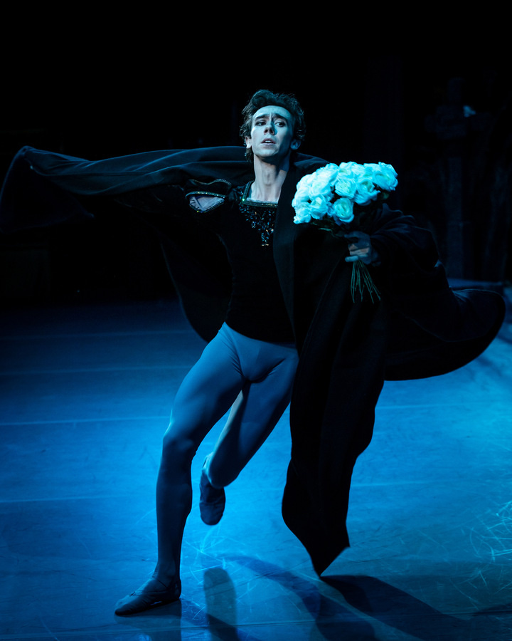     Дмитрий Вскубенко в партии Альберта в балете «Жизель». Фото Батыра Аннадурдыева.