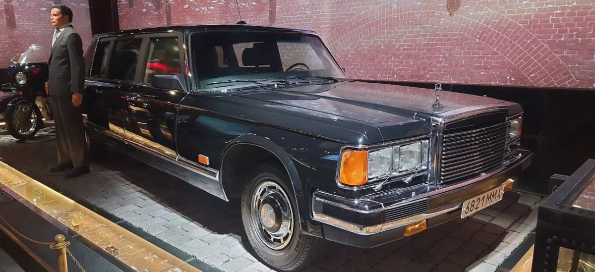 ЗИЛ-41052, 1999 г.в. в музее ГОН. Такие же автомобили обслуживали в 1988-1991 г.г. — М.С. Горбачева, в 1991-1999 г.г. — Б.Н. Ельцина.