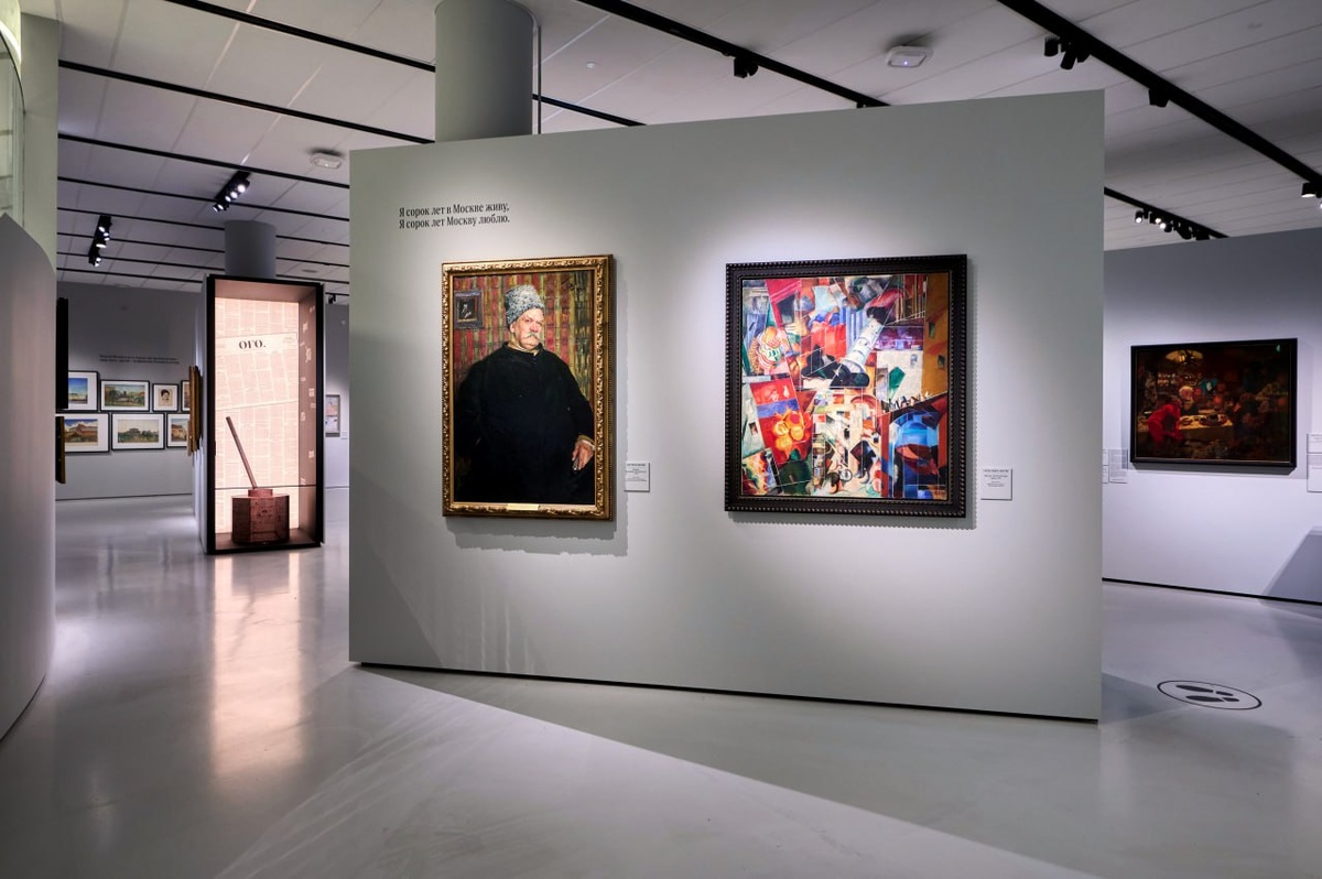 Я сорок лет в Москве живу, Я сорок лет Москву люблю.