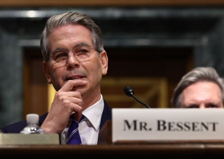    Бессент намерен присоединить часть Канады к США