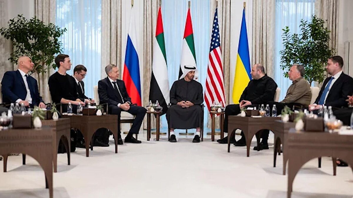    Фото: Hamad Al Kaabi / UAE Presidential Court / Handout / Reuters