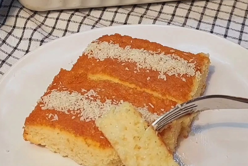 Нежнейший турецкий пирог «4 ложки»: всё смешали и в духовку!☕️🍰