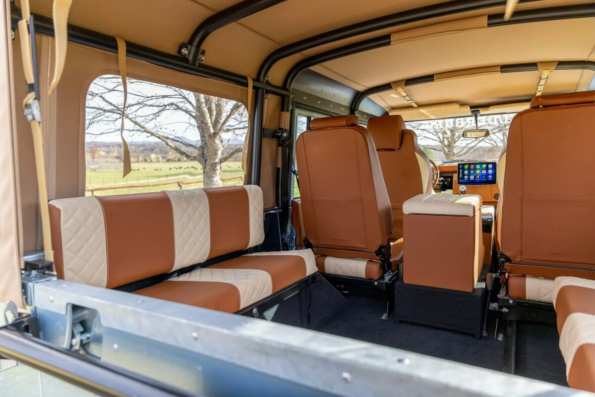    Land Rover Defender Helderburg   
Carscoops