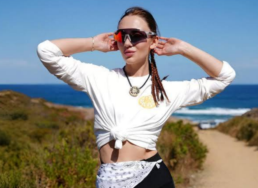 Кадр для канала "Честный блогер"