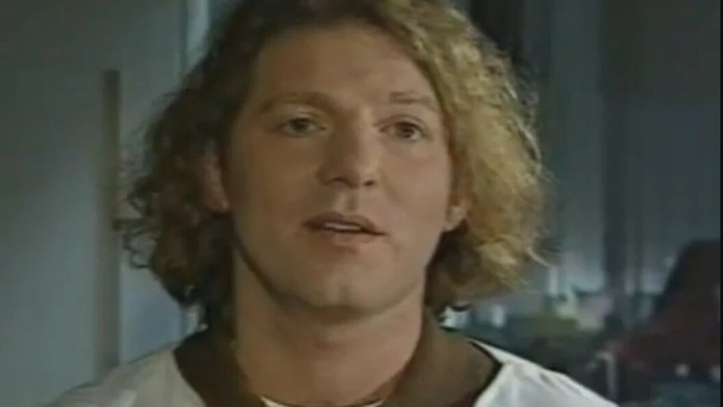    ФОТО: кадр из фильма "Ледовая коррида Валерия Харламова", kino-teatr.ru