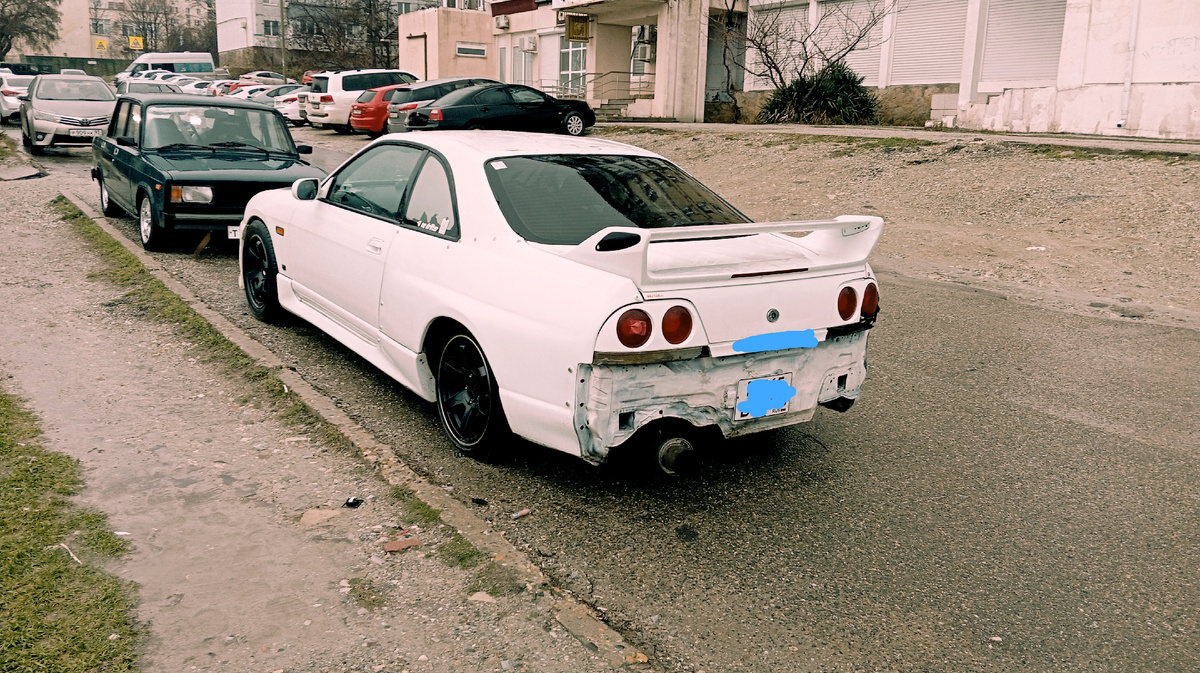 Пожалуй, это одна из самых узнаваемых япониских "гонок". Особенно при взгляде сзади 😁Кто узнал, что за модель - пишите в комментариях 🏎️