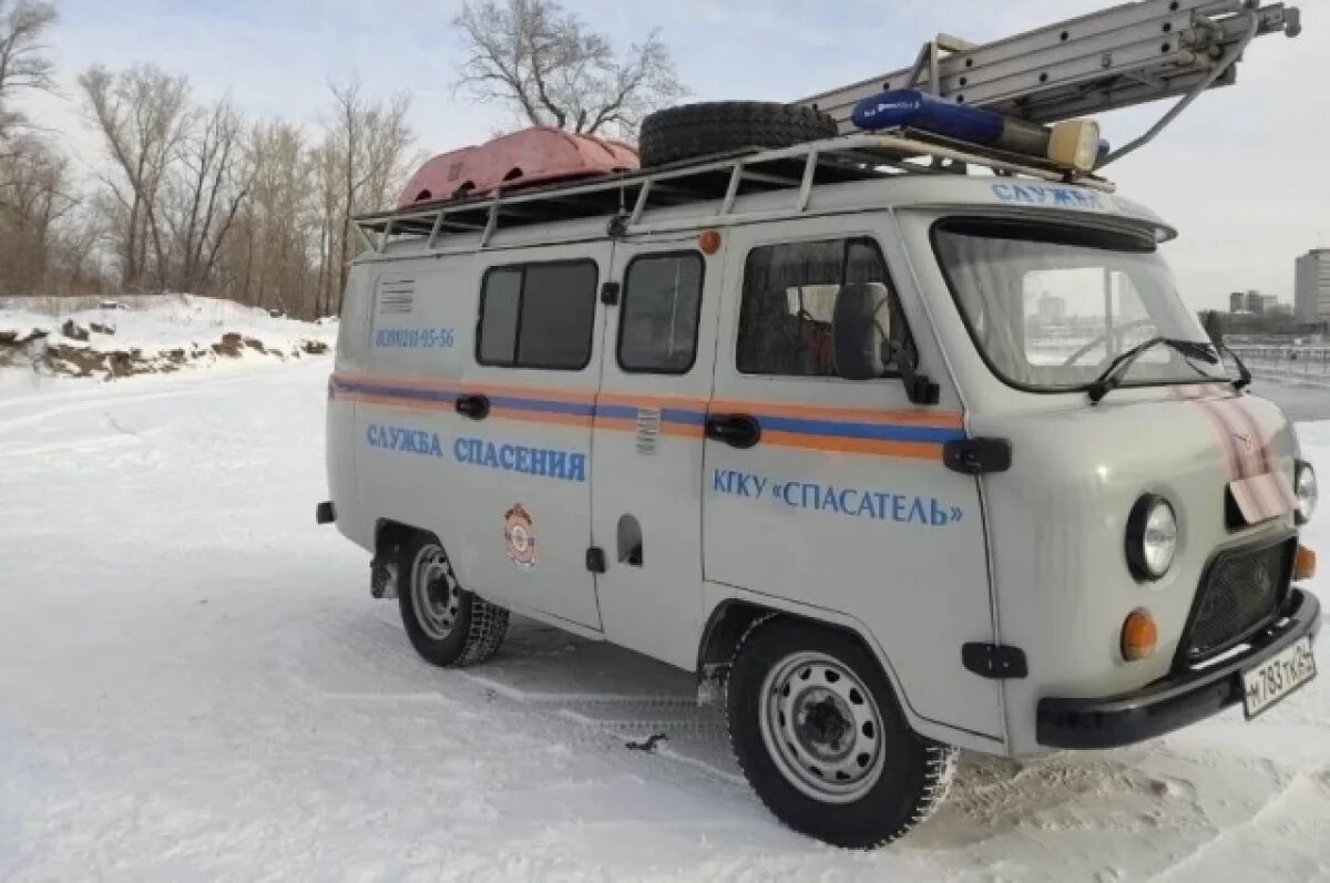    Маленькие дети остались совсем одни в запертой квартире в Дербенте